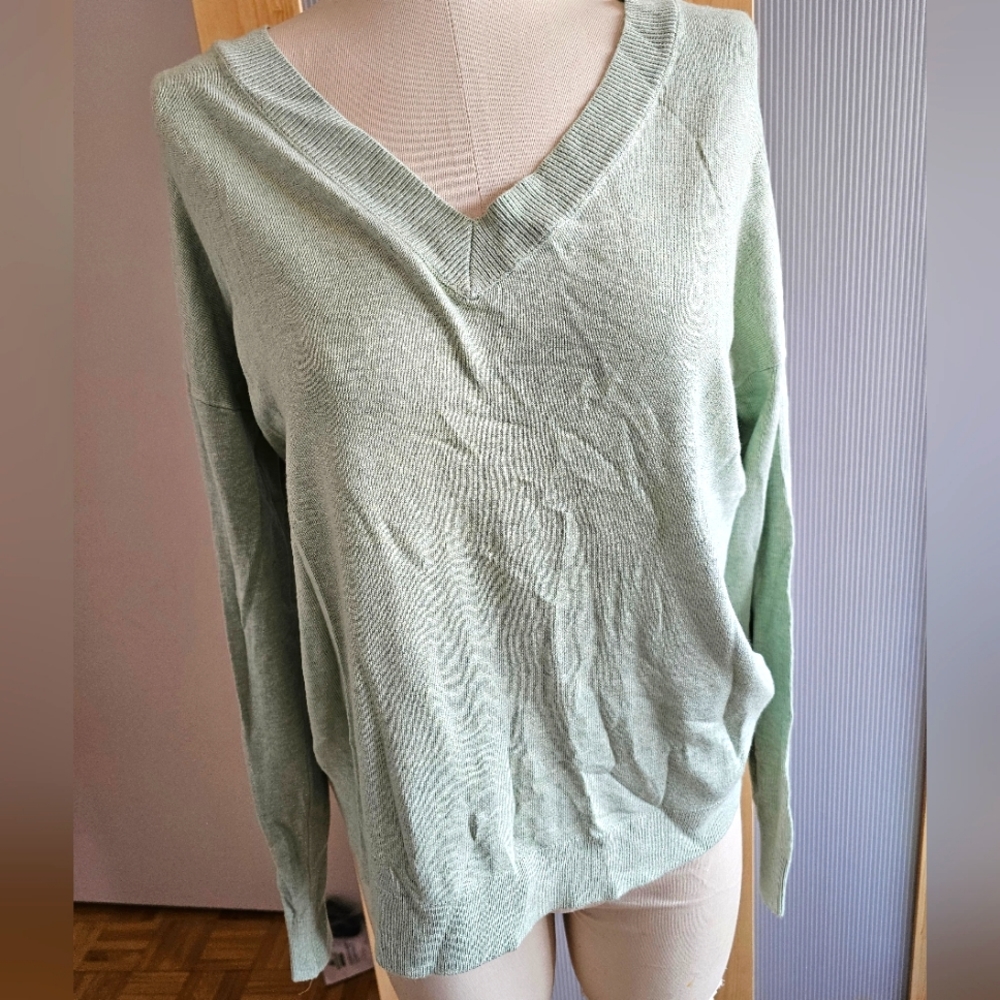 Bramd New sweater